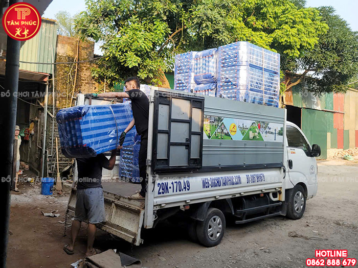 Giường lưới cho bé mầm non chân vuông NT2-001