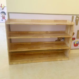 Kệ gỗ để đồ cho bé mầm non 3 tầng NT4-004