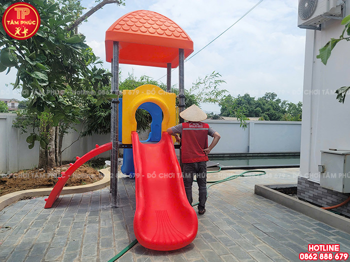 Nhà chòi cầu trượt 2 máng đơn 1 khối ngoài trời TP1-009