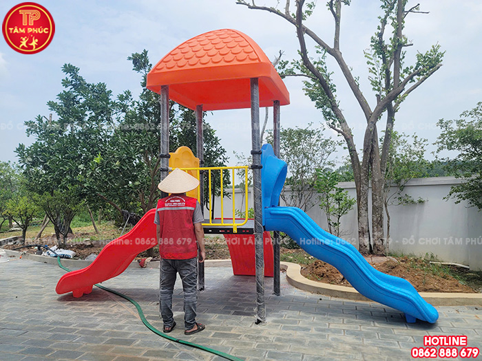 Nhà chòi cầu trượt 2 máng đơn 1 khối ngoài trời TP1-009