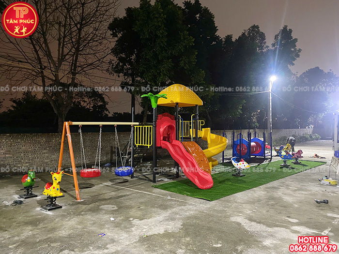 Cầu trượt liên hoàn ngoài trời kèm xích đu 2 chỗ TP1-043