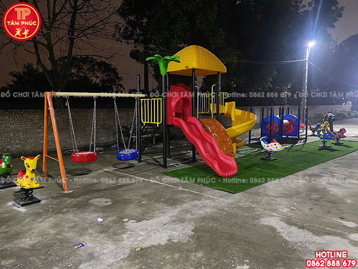 Cầu trượt liên hoàn ngoài trời kèm xích đu 2 chỗ TP1-043