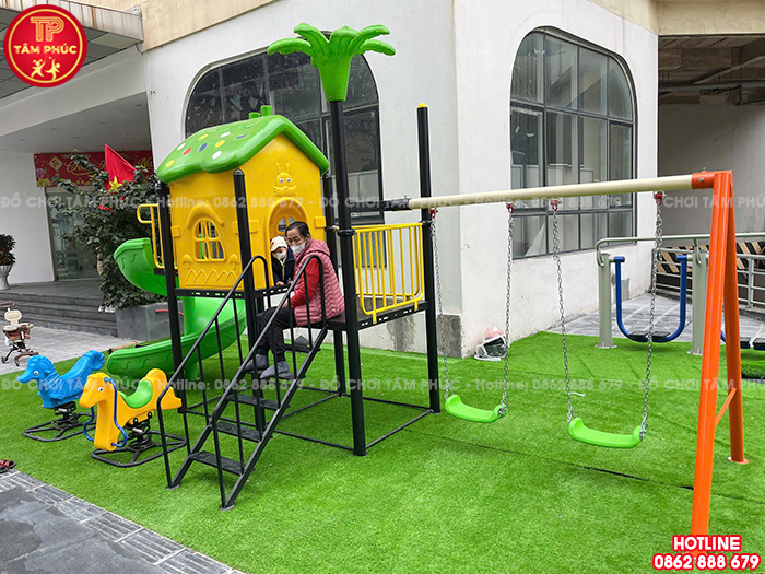 Nhà chòi cầu trượt 2 khối máng xoắn kèm xích đu TP1-044
