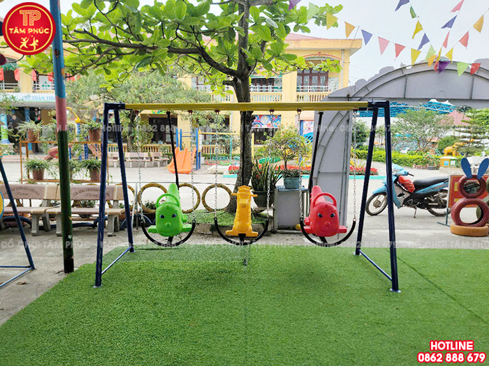 Xích đu ngoài trời 3 con giống cho bé TP4-002