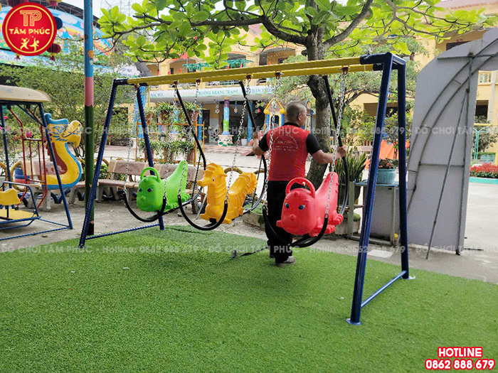 Xích đu ngoài trời 3 con giống cho bé TP4-002