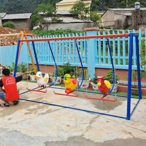 Xích đu ngoài trời 3 con giống cho bé TP4-002