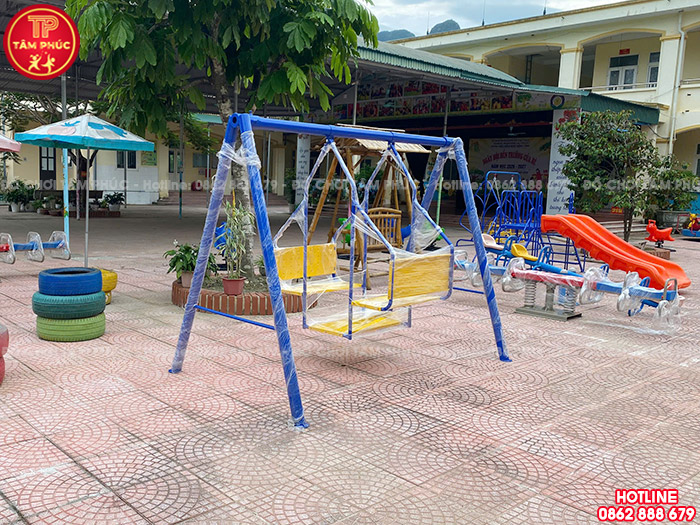 Xích đu ngoài trời ghế dập 4 chỗ ngồi cho bé TP4-010