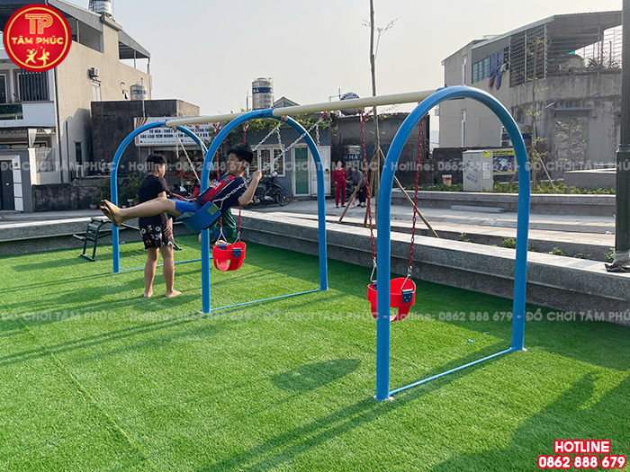 Xích đu ngoài trời cho bé 4 ghế khung chữ U TP4-017