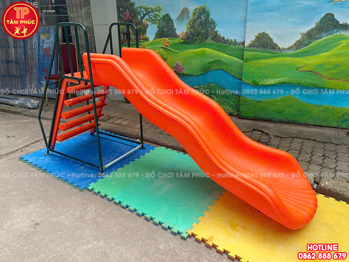 Cầu trượt ngoài trời máng đơn nhựa nhập khẩu TP5-002