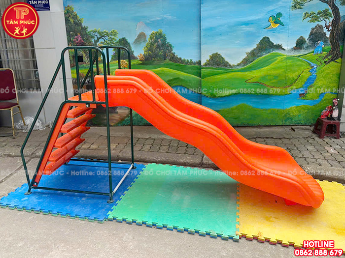 Cầu trượt ngoài trời máng đơn nhựa nhập khẩu TP5-002