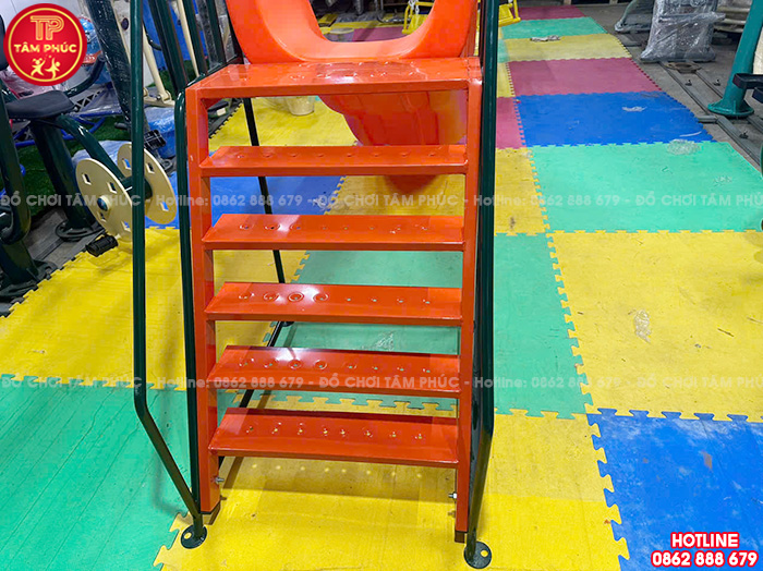 Cầu trượt ngoài trời máng đơn nhựa nhập khẩu TP5-002