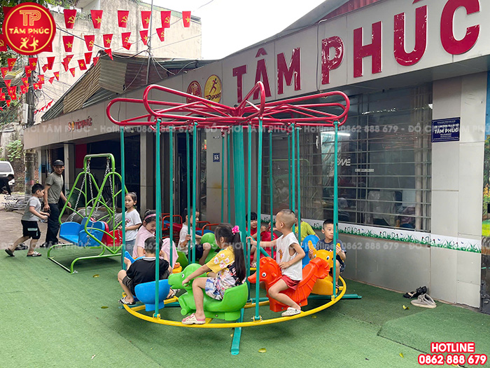 Đu quay đứng cho bé mầm non 8 con giống TP6-005