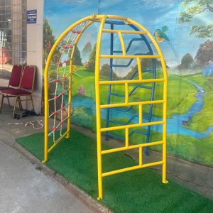 Thang leo cho bé 3 cạnh cong ngoài trời TP7-006