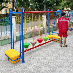 Cầu thăng bằng dao động quả lô cho bé mầm non TP7-017