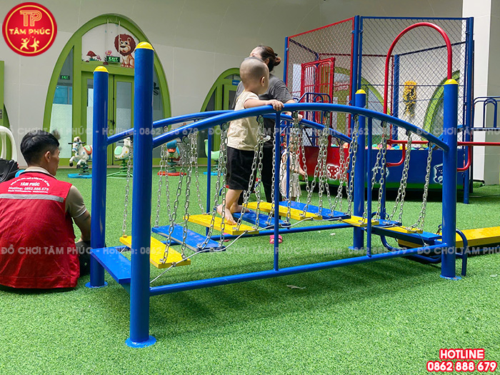 Cầu thăng bằng dao động dây xích cho bé TP7-018