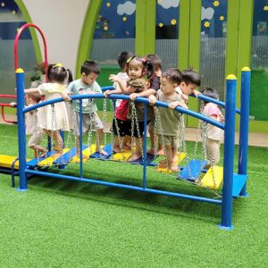 Cầu thăng bằng dao động dây xích cho bé TP7-018