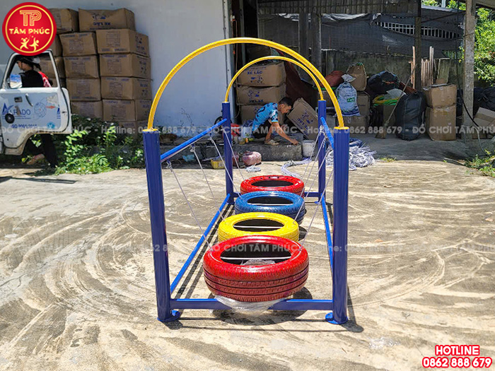 Cầu thang dao động lốp xe cho bé TP7-019
