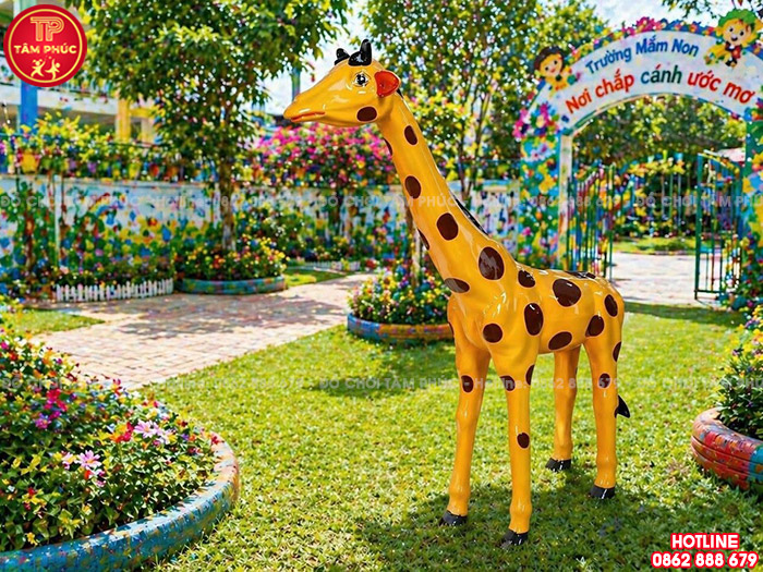 Tượng con Hươu cao cổ đứng cho vườn cổ tích TP8-014