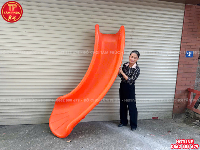Máng trượt đơn cong nhựa nhập khẩu TP9-009