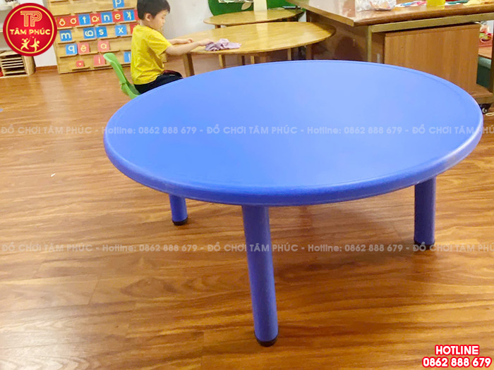 Bàn nhựa đúc hình tròn cho bé mầm non nhập khẩu NK1-003