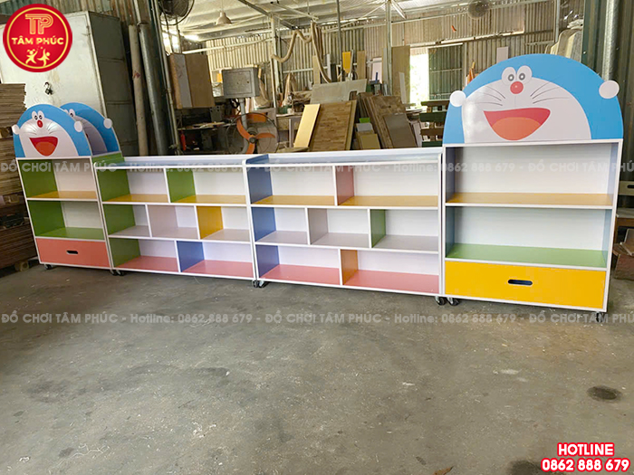Kệ để đồ chơi mầm non gỗ MDF hình Doremon 4 khối NT3-070