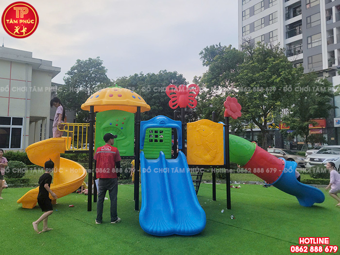 Cầu trượt liên hoàn ngoài trời 3 khối mái quả bí TP1-087