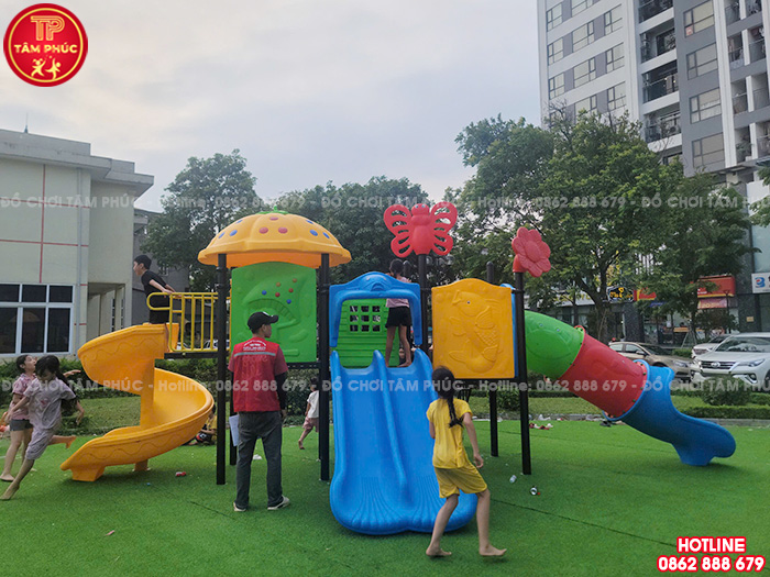 Cầu trượt liên hoàn ngoài trời 3 khối mái quả bí TP1-087