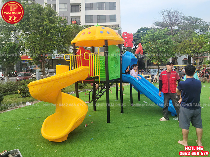 Cầu trượt liên hoàn ngoài trời 3 khối mái quả bí TP1-087