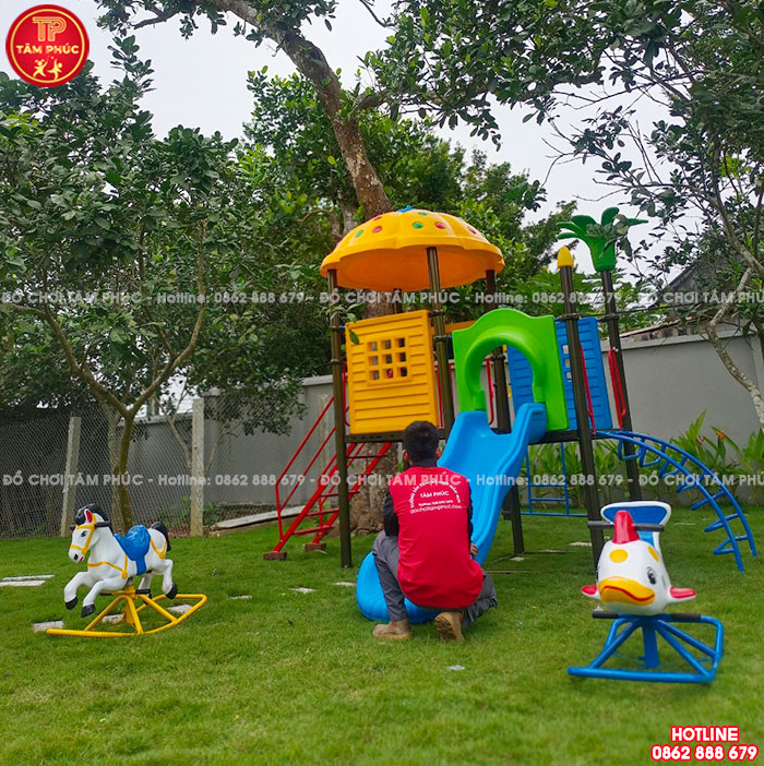 Lắp đặt đồ chơi ngoài trời cho sân vườn gia đình tại Ba Vì, Hà Nội.