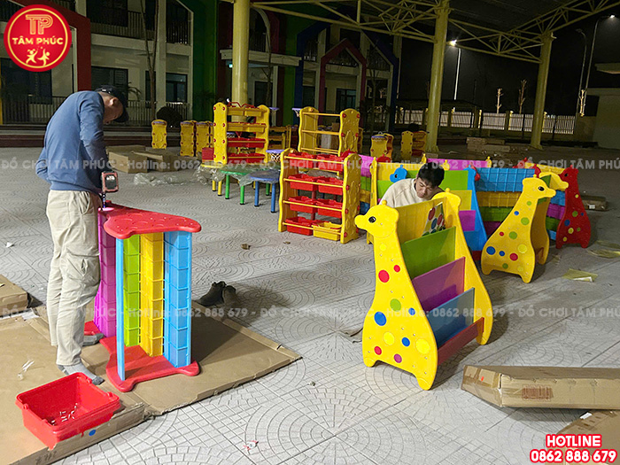 Giá sách cho bé nhựa nhập khẩu hình con Hươu NK3-013