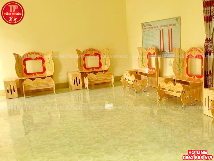 Bộ bàn ghế Kidsmart ngồi học máy tính gỗ tự nhiên NT1-016