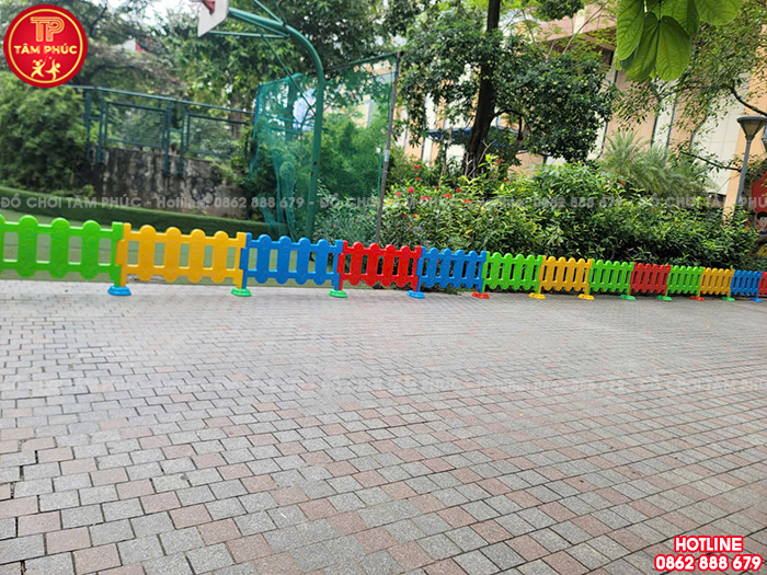 Hàng rào nhựa đúc cho bé trường mầm non NT6-007