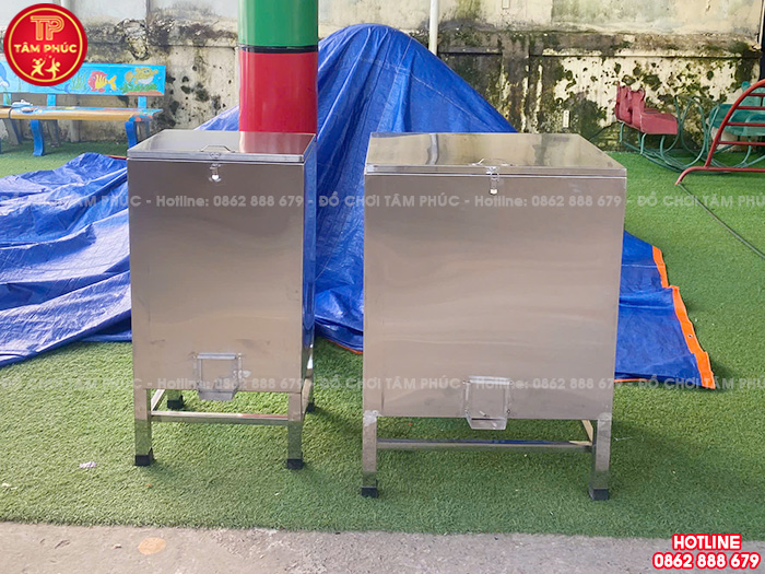 Thùng đựng gạo inox kiểu vuông cho trường mầm non NT8-017
