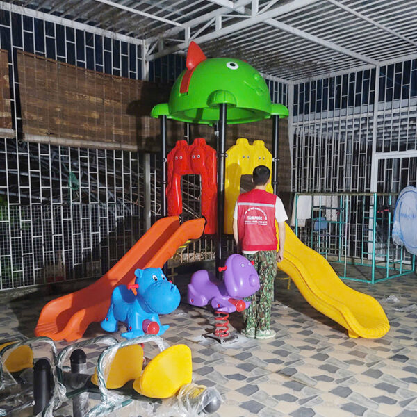 Nhà chòi cầu trượt ngoài trời 1 khối mái Mèo TP1-128