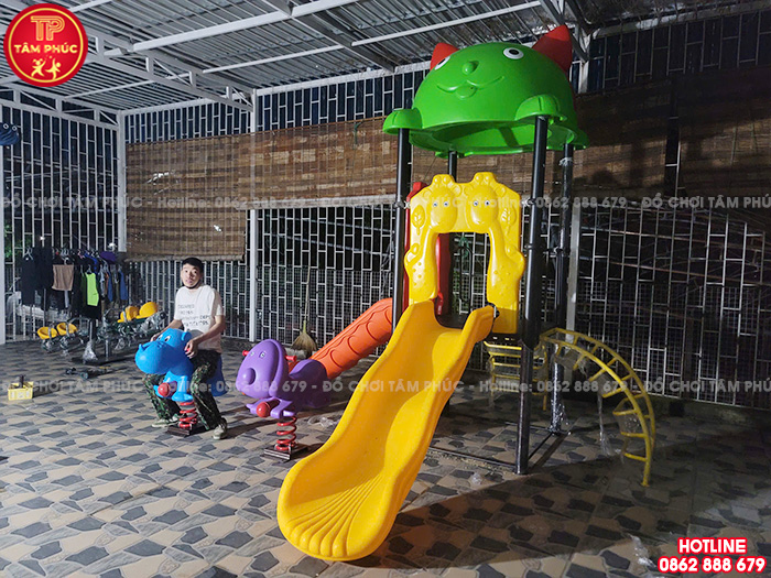 Nhà chòi cầu trượt ngoài trời 1 khối mái Mèo TP1-128