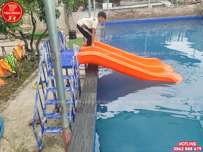 Cầu trượt cho bể bơi máng đôi nhựa nhập khẩu TP12-009