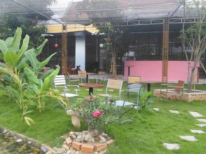 Bí quyết chọn Thú Nhún Lò Xo Cho Quán Cafe: Tăng doanh thu từ khách dia đình