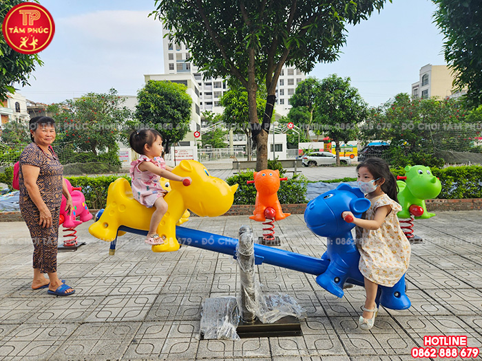 Thi công lắp đặt đồ chơi ngoài trời cho sân chơi khu chung cư tại Yên Nghĩa, Hà Đông, Hà Nội