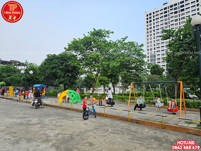 Thi công lắp đặt đồ chơi ngoài trời cho sân chơi khu chung cư tại Yên Nghĩa, Hà Đông, Hà Nội