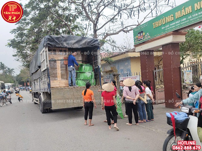 Bàn giao bàn ghế mầm non, tủ kệ cho trường mầm non tại tỉnh Ninh Bình
