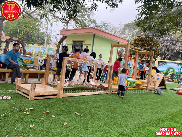 Lắp đặt bộ vận động thể chất ngoài trời bằng gỗ cho bé tại Hải Phòng