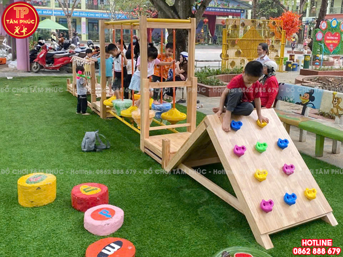 Lắp đặt bộ vận động thể chất ngoài trời bằng gỗ cho bé tại Hải Phòng