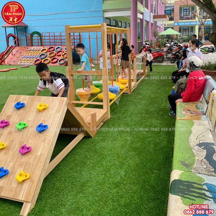 Lắp đặt bộ vận động thể chất ngoài trời bằng gỗ cho bé tại Hải Phòng
