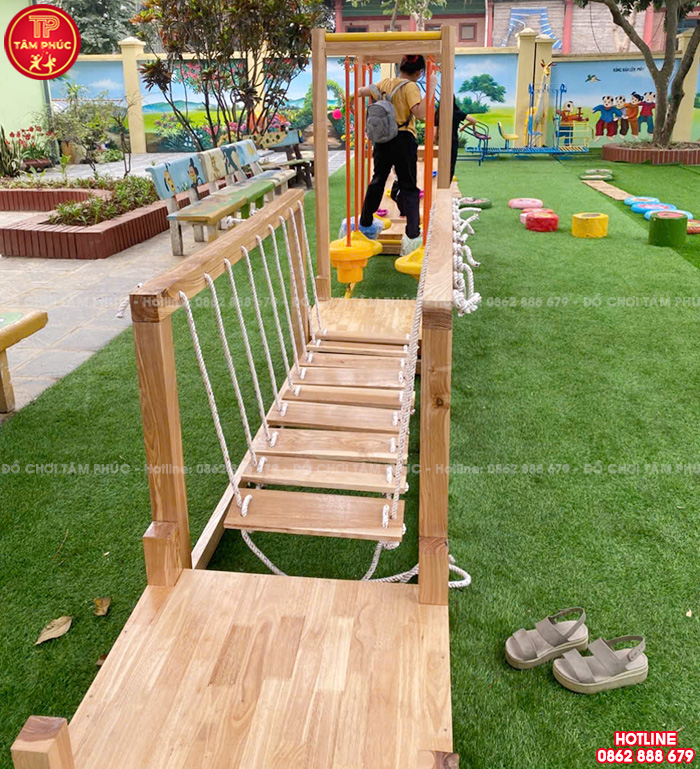 Lắp đặt bộ vận động thể chất ngoài trời bằng gỗ cho bé tại Hải Phòng