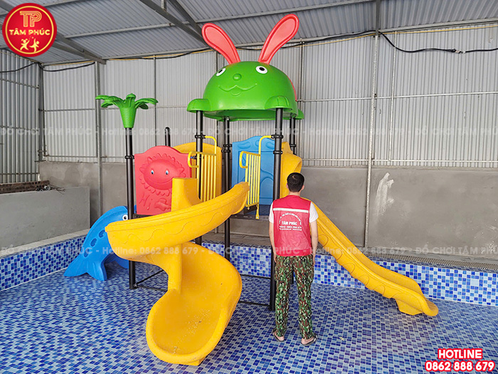 Công trình tư vấn lắp đặt cầu trượt bể bơi cho bé tại tỉnh Bắc Giang