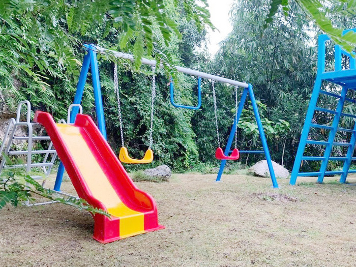10 mẫu cầu trượt kèm xích đu cho bé vừa đẹp giá lại còn rẻ