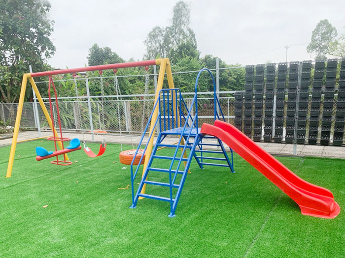 10 mẫu cầu trượt kèm xích đu cho bé vừa đẹp giá lại còn rẻ