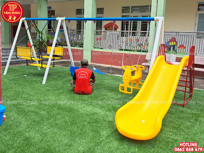 10 mẫu cầu trượt kèm xích đu cho bé vừa đẹp giá lại còn rẻ