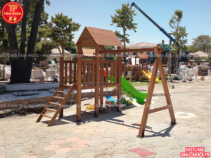 Nhà chòi cầu trượt kèm xích đu gỗ ngoài trời cho bé TPG1-006
