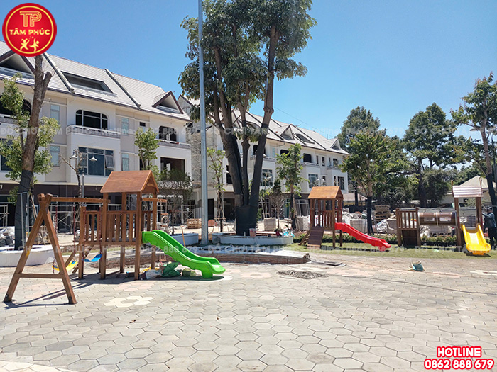Nhà chòi cầu trượt kèm xích đu gỗ ngoài trời cho bé TPG1-006